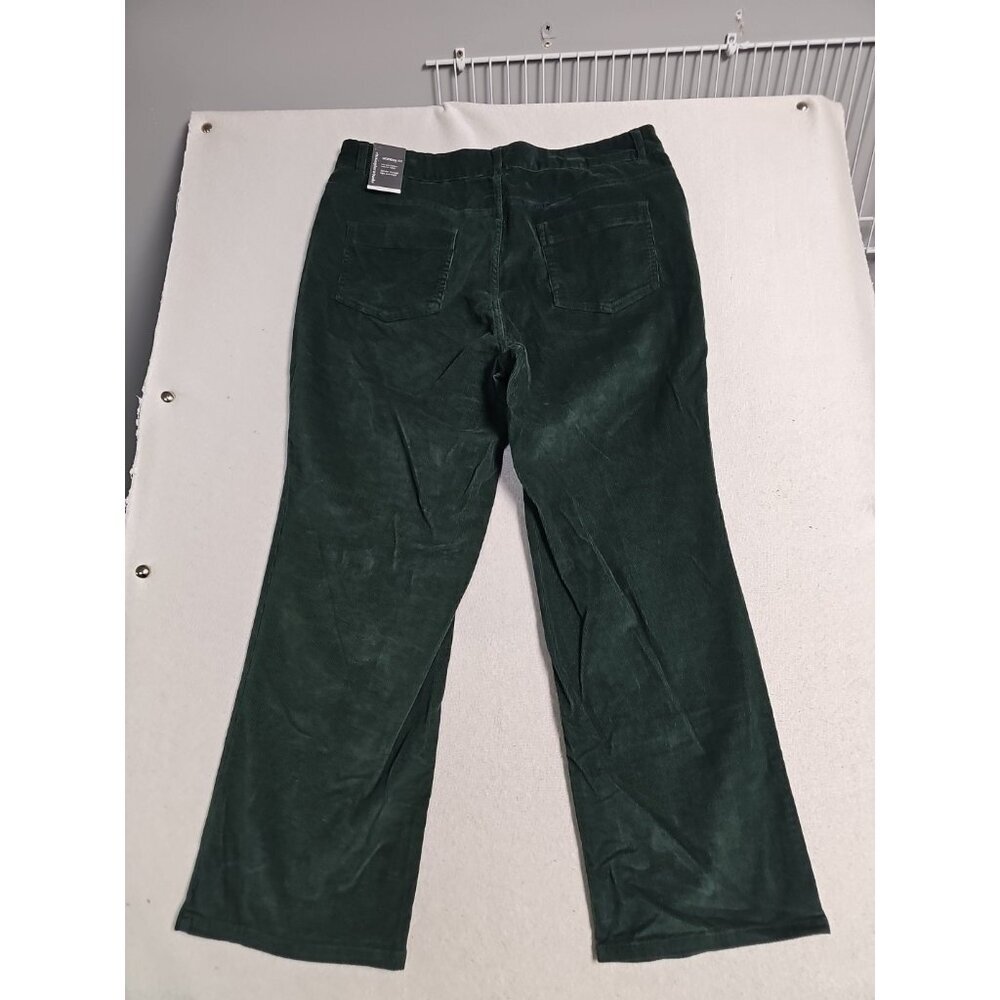 Christopher & Banks Green Corduroy Straight Leg Pants 14 Short NWT 00145-6383
